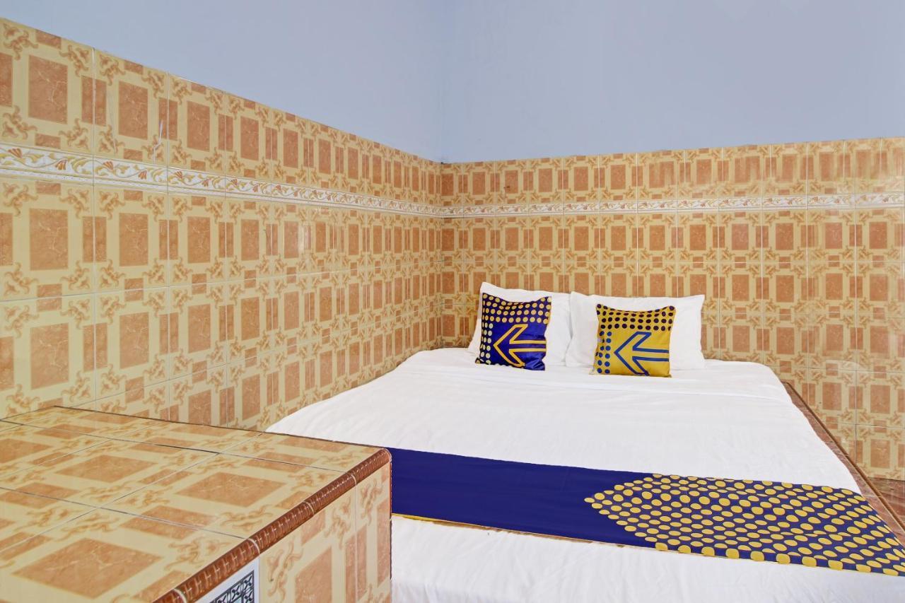 Spot On 91694 Hotel Rama Chandra Temanggung Luaran gambar