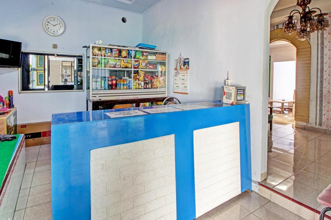 Spot On 91694 Hotel Rama Chandra Temanggung Luaran gambar