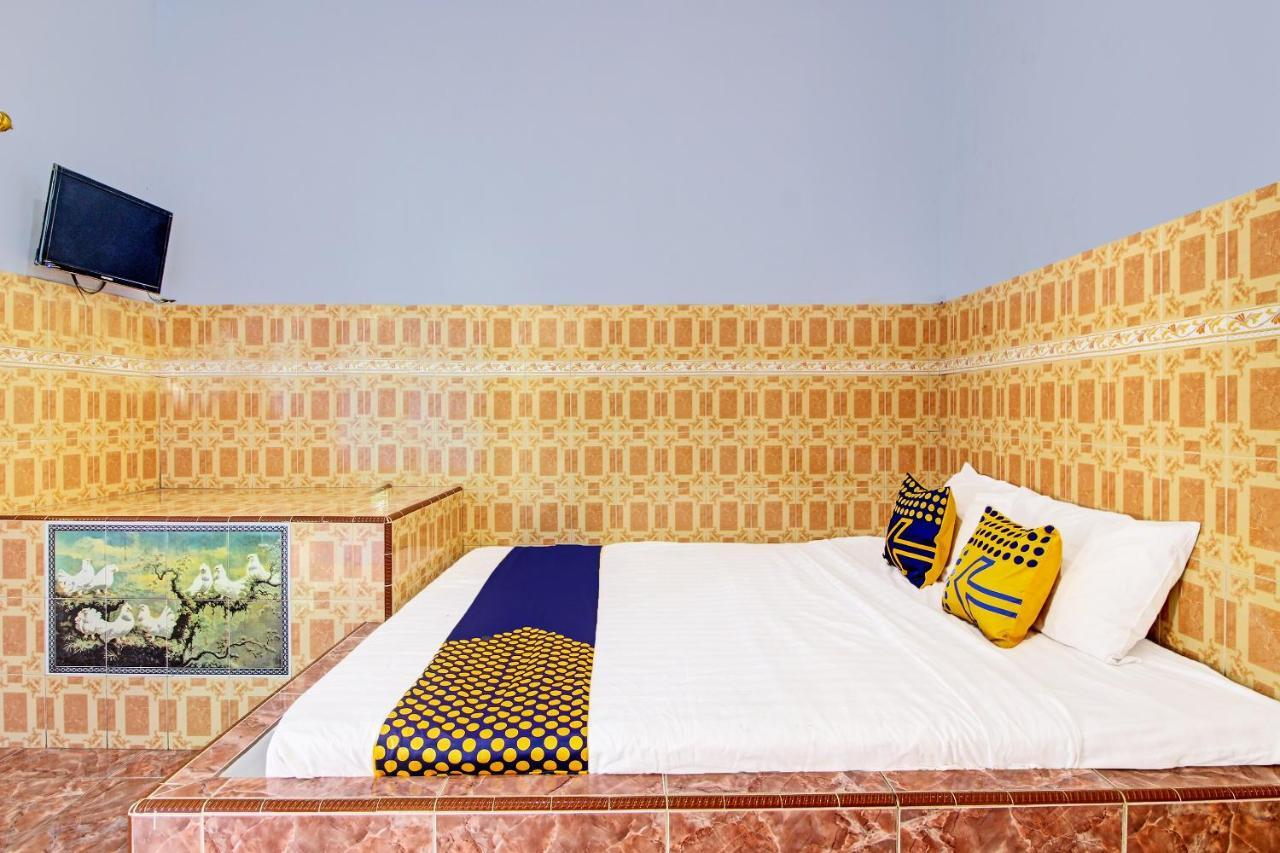 Spot On 91694 Hotel Rama Chandra Temanggung Luaran gambar