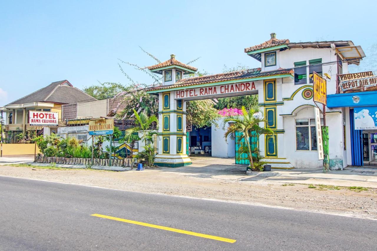 Spot On 91694 Hotel Rama Chandra Temanggung Luaran gambar