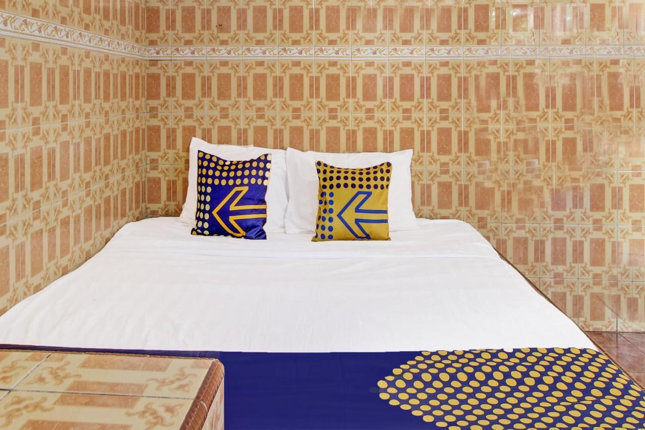 Spot On 91694 Hotel Rama Chandra Temanggung Luaran gambar
