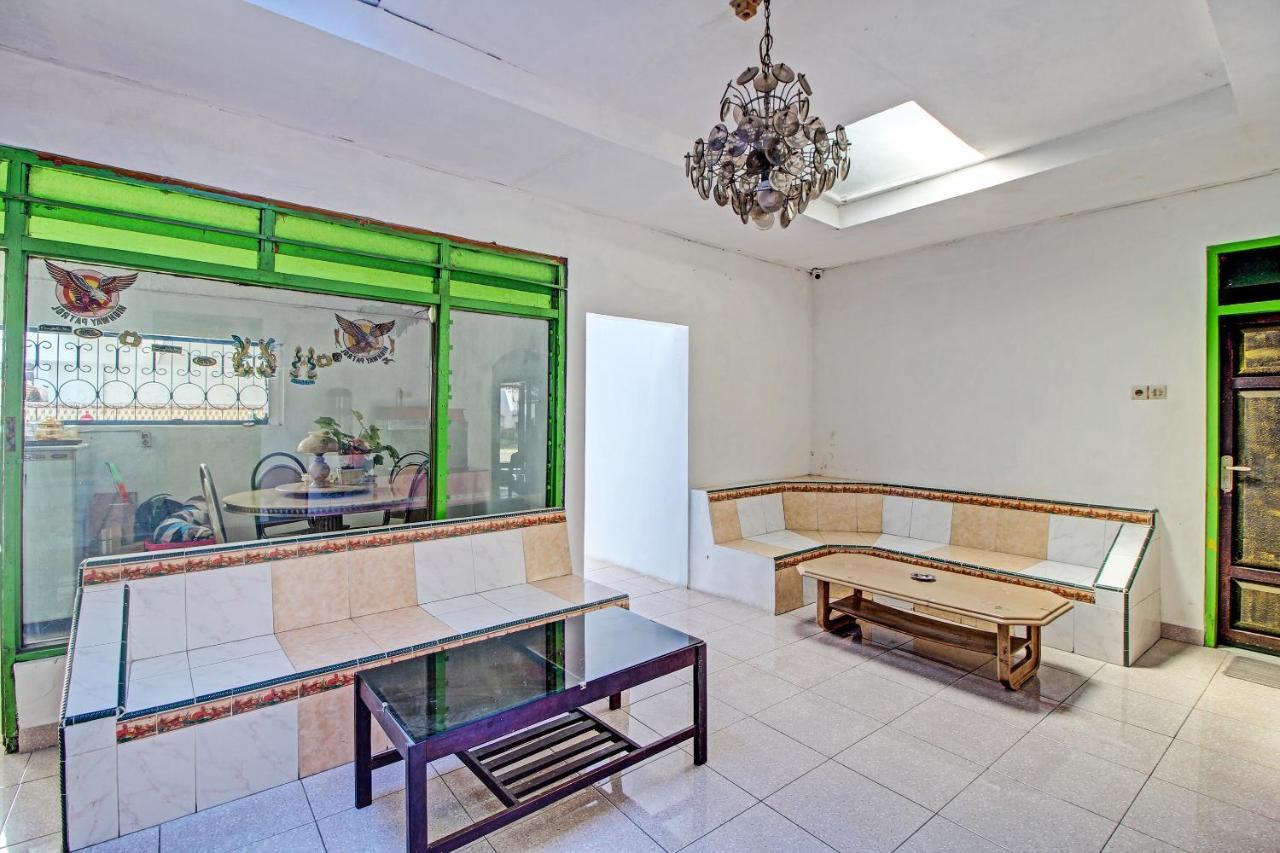 Spot On 91694 Hotel Rama Chandra Temanggung Luaran gambar