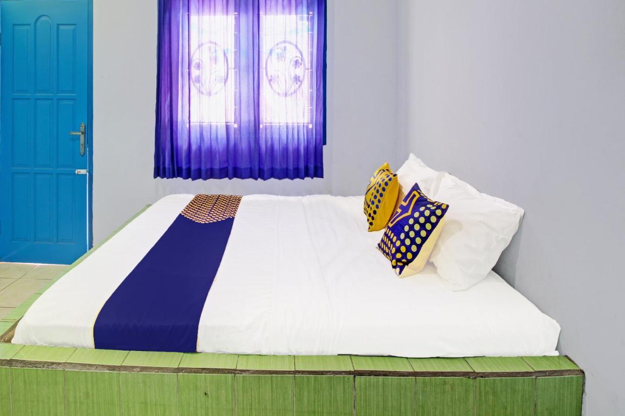 Spot On 91694 Hotel Rama Chandra Temanggung Luaran gambar