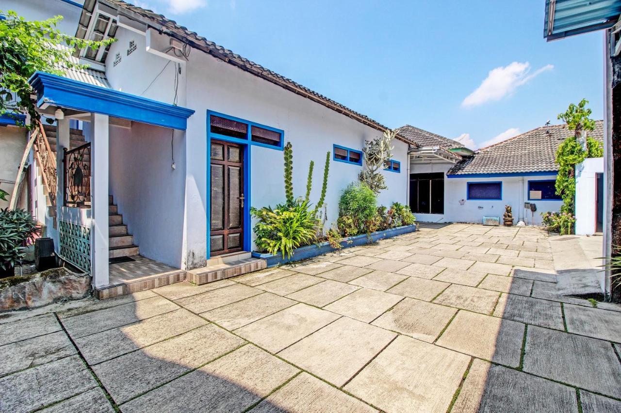 Spot On 91694 Hotel Rama Chandra Temanggung Luaran gambar